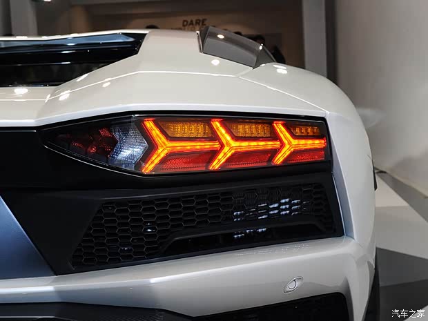 蘭博基尼 Aventador 2017款 AVENTADOR S