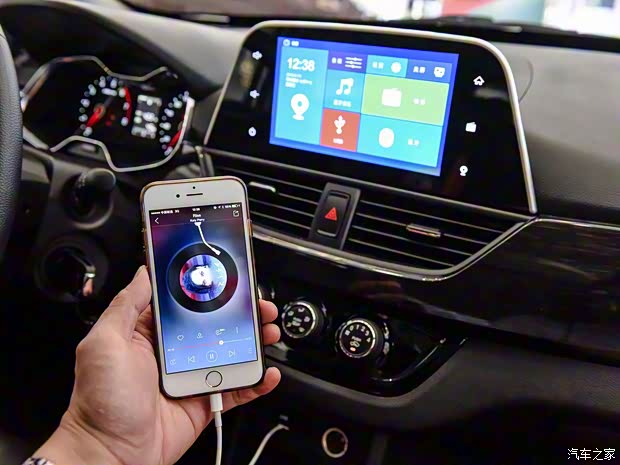 上汽通用五菱 寶駿310 2016款 1.2L 手動(dòng)豪華型