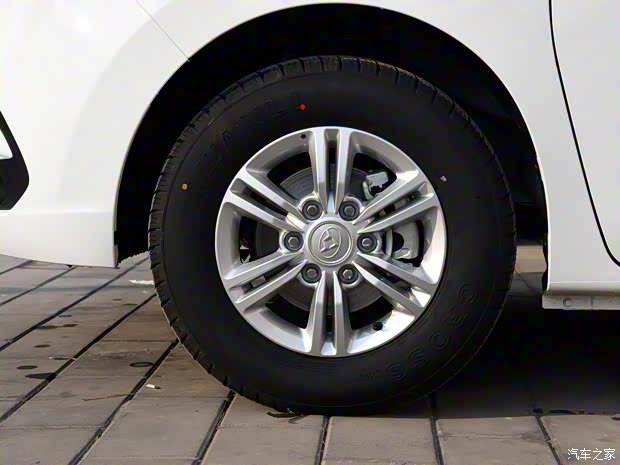 上汽大通 上汽大通G10 2016款 2.0T 自动精英版 上汽大通 上汽大通G10 2016款 2.0T 自动精英版