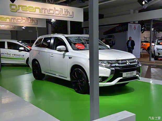三菱(进口) 欧蓝德(进口) 2016款 PHEV 三菱(进口) 欧蓝德(进口) 2016款 PHEV