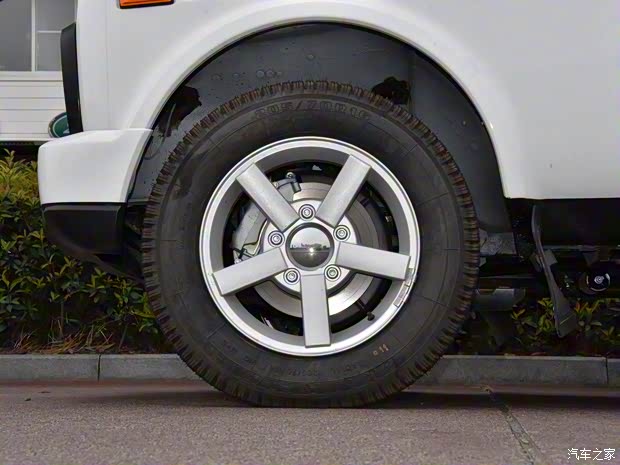 拉达汽车 泥瓦 2017款 基本型