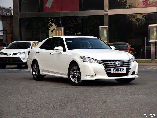 一汽丰田 皇冠 2015款 2.0T 时尚版 一汽丰田 皇冠 2015款 2.0T 时尚版