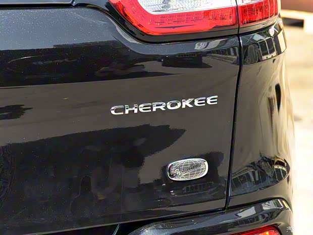 广汽菲克Jeep 自由光 2017款 2.4L 专业版智能包