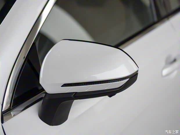 比亚迪 秦PLUS 2021款 DM 基本型