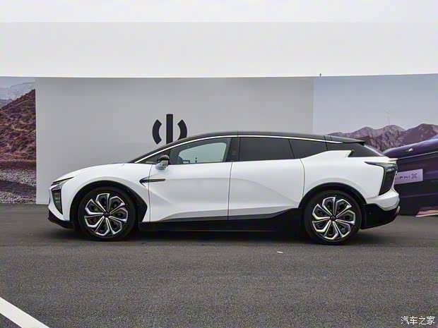 华人运通 高合HiPhi X 2021款 创始版6座