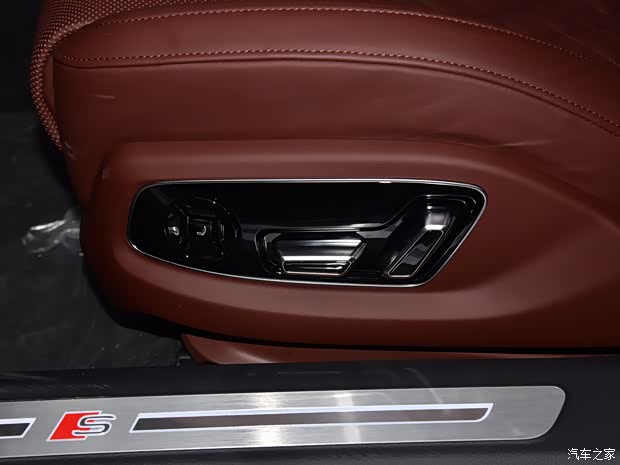 奥迪(进口) 奥迪S8 2021款 S8L 4.0TFSI quattro