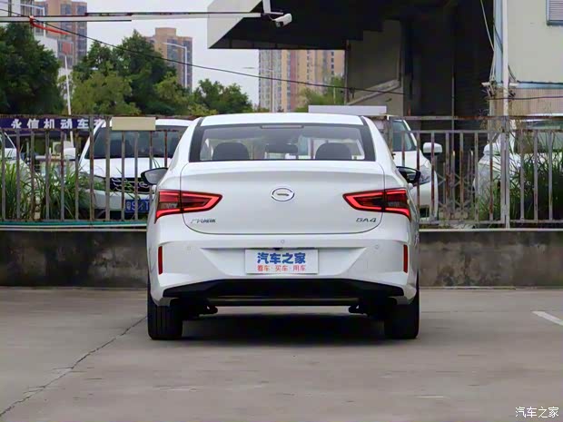 广汽乘用车 传祺GA4 2021款 PLUS 235T 自动尊享版