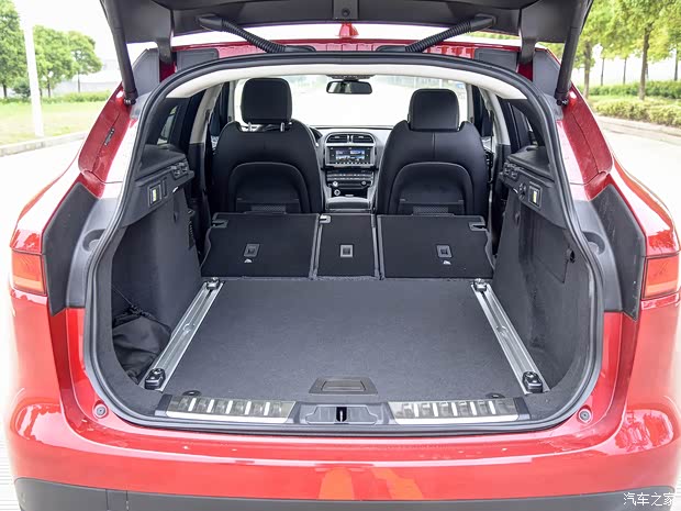 捷豹 捷豹F-PACE 2016款 2.0T 两驱R-Sport运动版