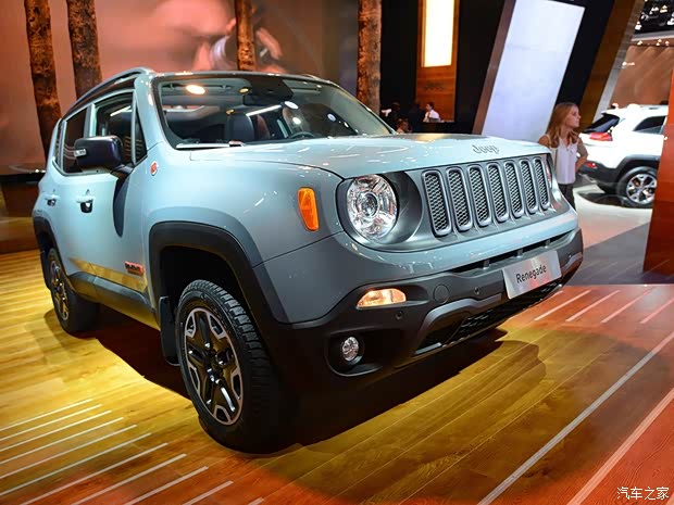 Jeep(进口) 自由侠 2016款 Trailhawk Jeep(进口) 自由侠 2016款 Trailhawk