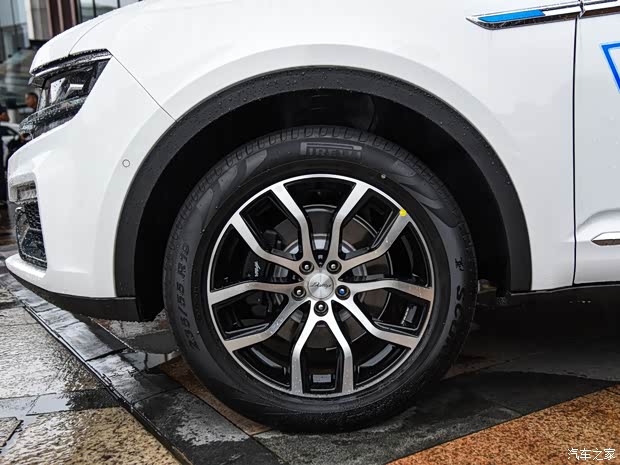 众泰汽车 大迈X7 2017款 上进版 2.0T DCT黄山型 7座