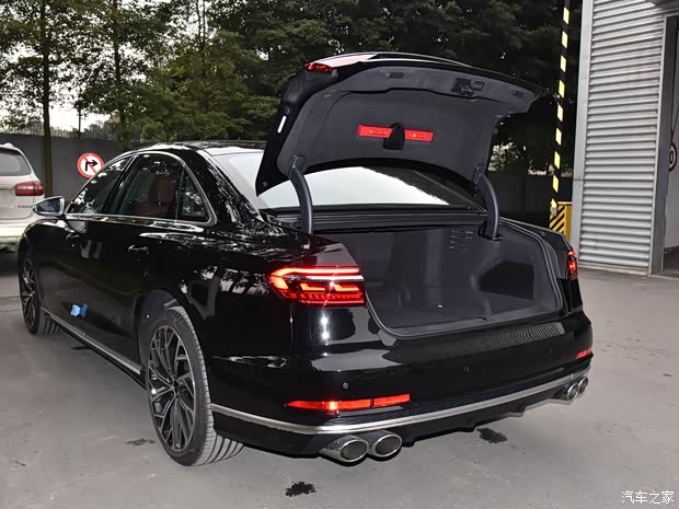 奥迪(进口) 奥迪S8 2021款 S8L 4.0TFSI quattro