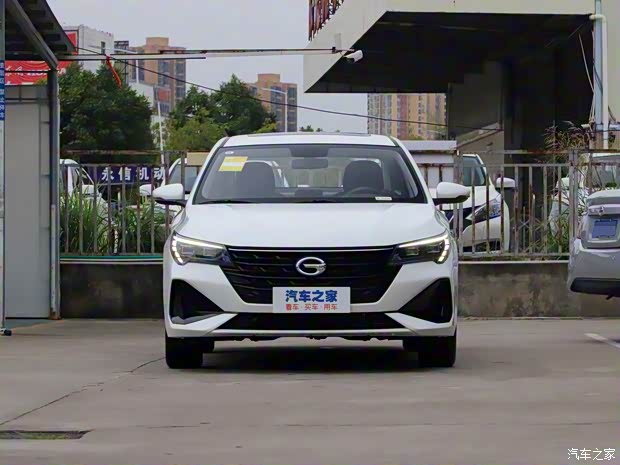 广汽乘用车 传祺GA4 2021款 PLUS 235T 自动尊享版