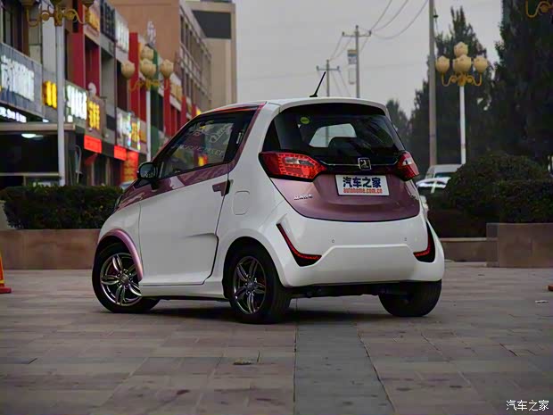 众泰汽车 众泰E200 2018款 天马座 众泰汽车 众泰E200 2018款 天马座