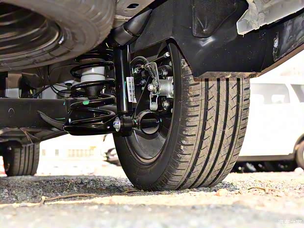 上汽通用五菱 寶駿730 2017款 1.5T 手動時尚型 7座