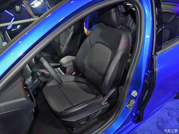 长安福特 福克斯 2021款 三厢 EcoBoost 180 自动ST Line