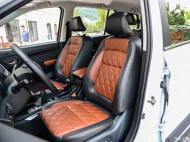 SWM斯威汽車 SWM斯威X3 2017款 1.5T 手動酷尚型