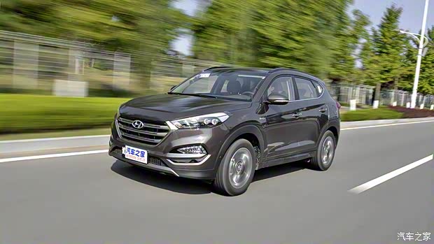 北京现代 全新途胜 2015款 1.6T 双离合四驱旗舰型