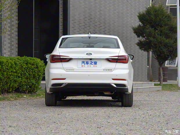 长安福特 福睿斯 2021款 1.5L 自动高配版 长安福特 福睿斯 2021款 1.5L 自动高配版