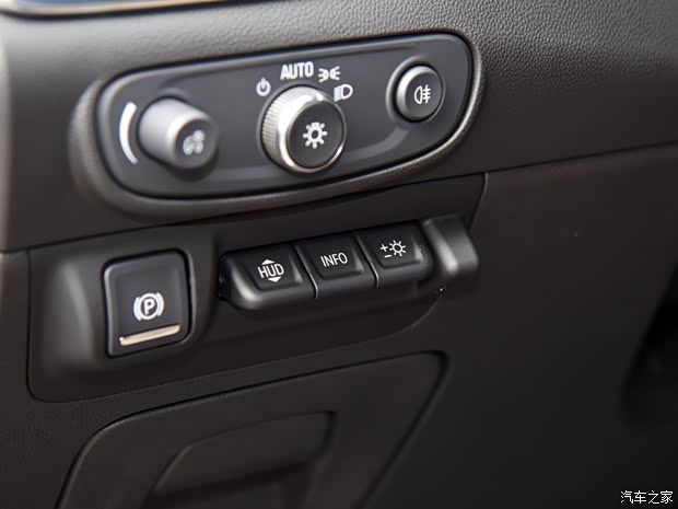 上汽通用别克 昂科旗 2022款 28T 四驱尊享旗舰型