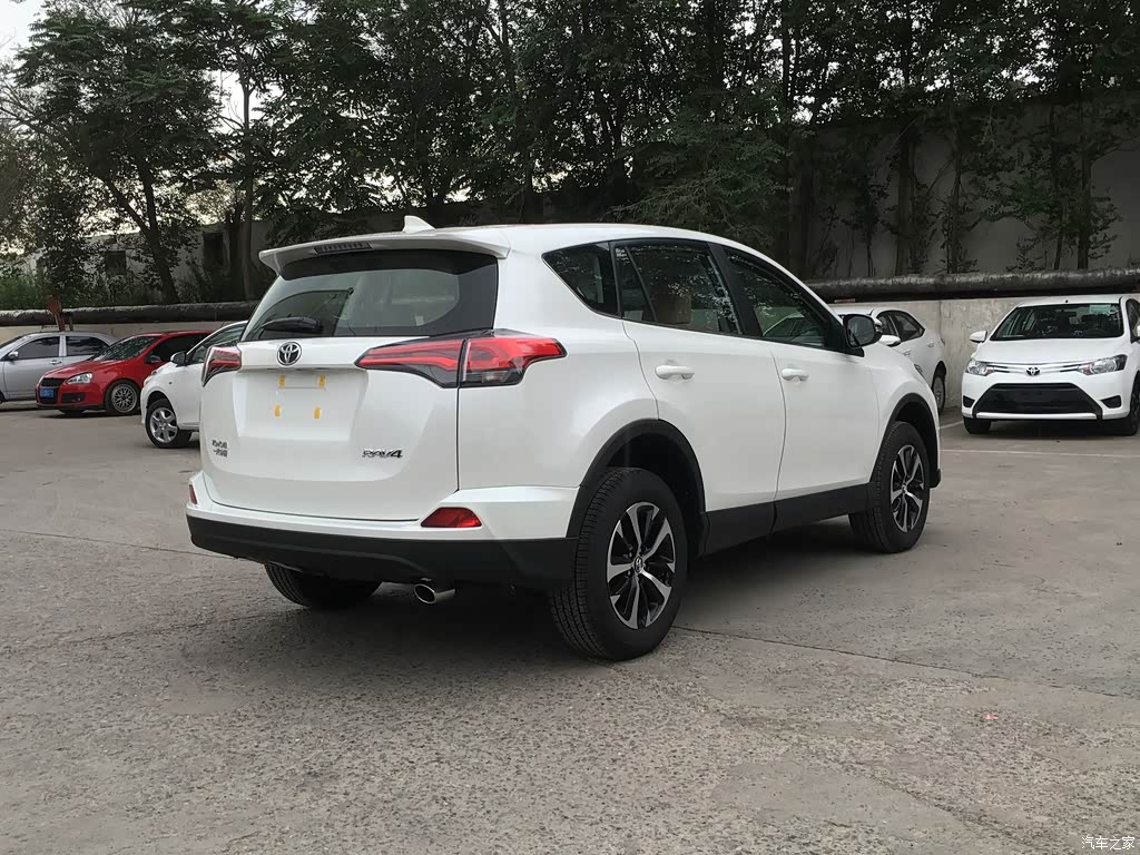 RAV4荣放最低多少钱丰田rav4 2.0买了后悔全