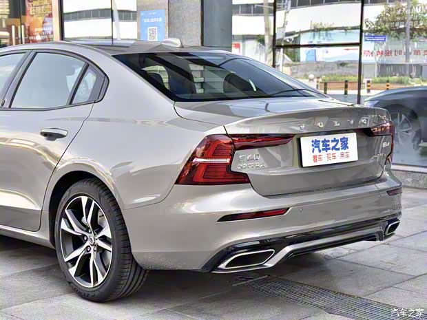 沃爾沃亞太 沃爾沃S60 2022款 B4 智遠(yuǎn)運(yùn)動(dòng)版