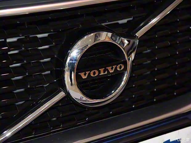 沃尔沃(进口) 沃尔沃XC90新能源 2018款 E驱混动 T8 个性运动版 7座 沃尔沃(进口) 沃尔沃XC90新能源 2018款 E驱混动 T8 个性运动版 7座