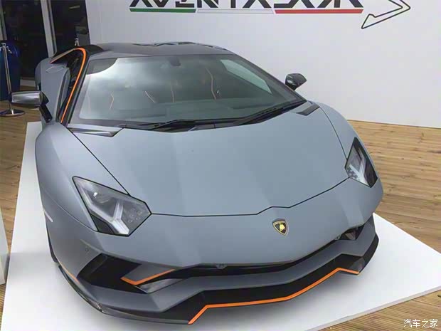 兰博基尼 Aventador 2017款 Aventador S 古德伍德速度节定制版 兰博基尼 Aventador 2017款 Aventador S 古德伍德速度节定制版