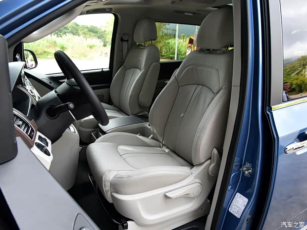 上汽大通 上汽大通G10 2016款 2.0T 自动旗舰版 上汽大通 上汽大通G10 2016款 2.0T 自动旗舰版