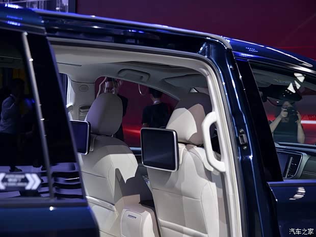 广汽乘用车 传祺GM8 2018款 320T 旗舰版 广汽乘用车 传祺GM8 2018款 320T 旗舰版