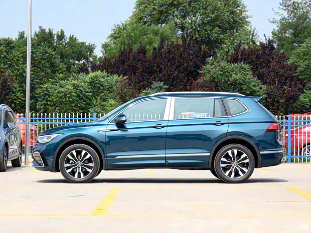 上汽大众 途观L 2022款 380TSI 自动四驱基本型