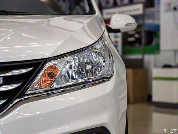 上汽通用五菱 寶駿310 2016款 1.2L 手動(dòng)豪華型