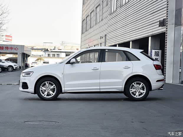 一汽-大众奥迪 奥迪Q3 2018款 30周年年型 35 TFSI 时尚型