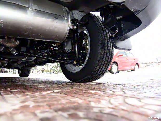 奇瑞汽车 瑞虎3 2015款 1.6L 手动智尚纪念版