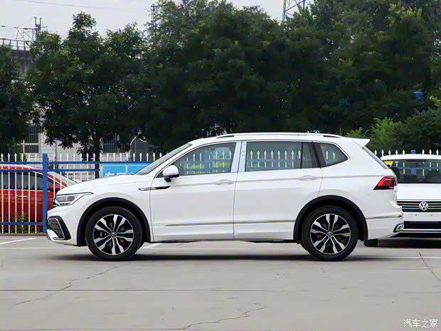 上汽大众 途观L 2022款 330TSI 自动两驱R-Line越享版 上汽大众 途观L 2022款 330TSI 自动两驱R-Line越享版