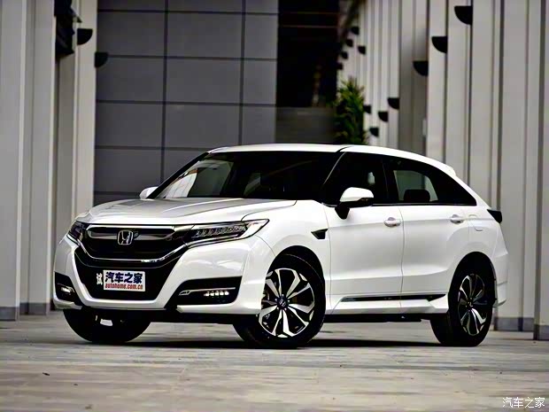 东风本田 本田UR-V 2017款 240TURBO 两驱豪华版 东风本田 本田UR-V 2017款 240TURBO 两驱豪华版