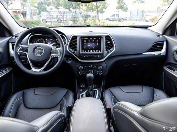 广汽菲克 自由光 2015款 基本型 广汽菲克 自由光 2015款 基本型