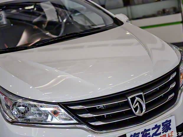 上汽通用五菱 寶駿310 2016款 1.2L 手動(dòng)豪華型