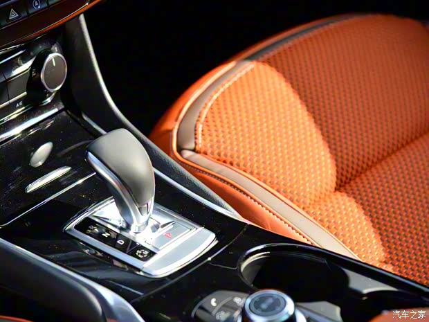 英菲尼迪(进口) 英菲尼迪QX30 2017款 2.0T 四驱中配型