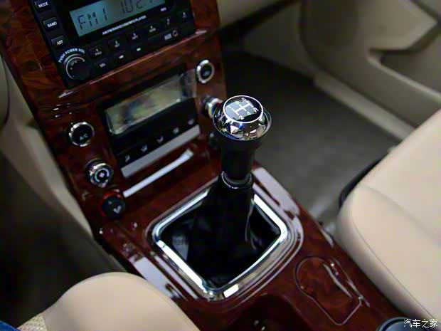 江淮汽車 瑞鈴 2015款 2.5T V5 限量版 兩驅(qū)大雙排4B2-95C43