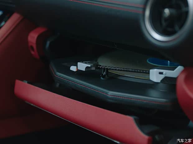 雷克薩斯 雷克薩斯IS 2021款 Wax Edition 美國(guó)版