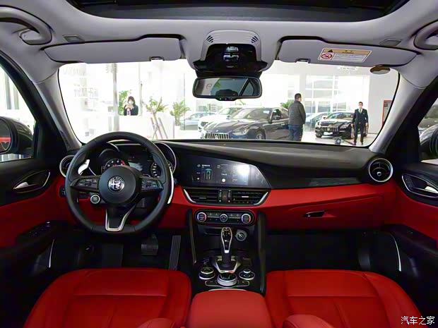 阿尔法·罗密欧 Giulia 2021款 2.0T 280HP 豪华版 阿尔法·罗密欧 Giulia 2021款 2.0T 280HP 豪华版