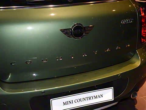 2016款 1.6T COOPER ALL4 Fun装备控 2016款 1.6T COOPER ALL4 Fun装备控