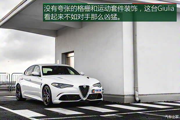 阿尔法·罗密欧 Giulia 2017款 2.9T 510HP 四叶草版 阿尔法·罗密欧 Giulia 2017款 2.9T 510HP 四叶草版