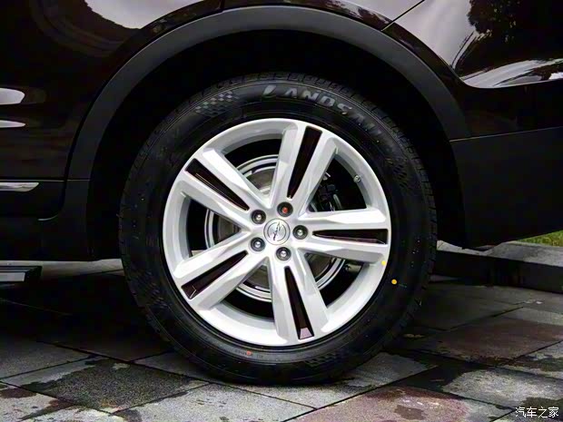 众泰汽车 众泰T700 2017款 1.8T 双离合尊贵型贺岁版