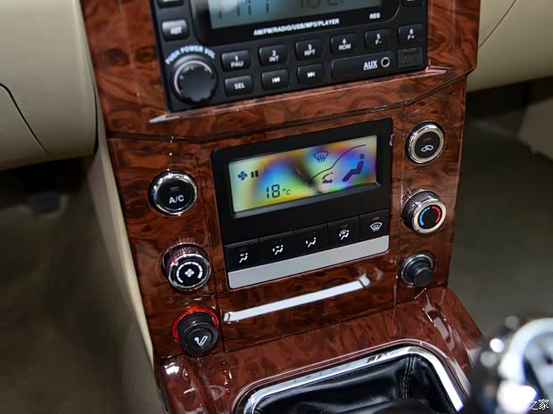 江淮汽車 瑞鈴 2015款 2.5T V5 限量版 兩驅(qū)大雙排4B2-95C43