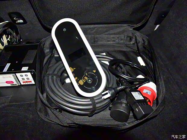 保時捷 Panamera 2017款 Panamera 4 E-Hybrid 行政加長版 2.9T