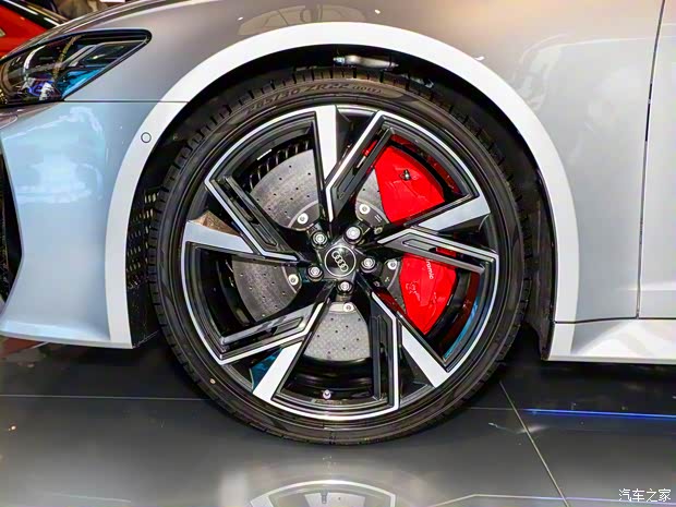 Audi Sport 奧迪RS 6 2021款 RS 6 4.0T Avant 尊享版