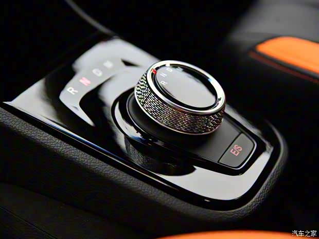 上汽通用五菱 寶駿310 2017款 1.5L 自動(dòng)豪華型