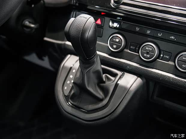 大众(进口) 凯路威 2016款 2.0TSI 四驱舒适版 9座