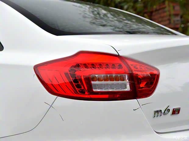 海馬鄭州 海馬M6 2017款 1.5T CVT運(yùn)動(dòng)尊貴型